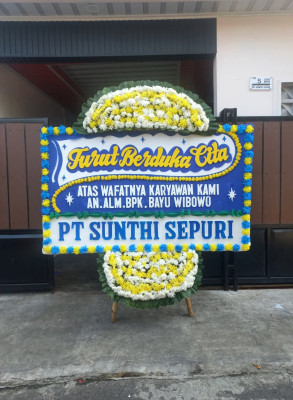 Papan Bunga Duka di Makian Barat