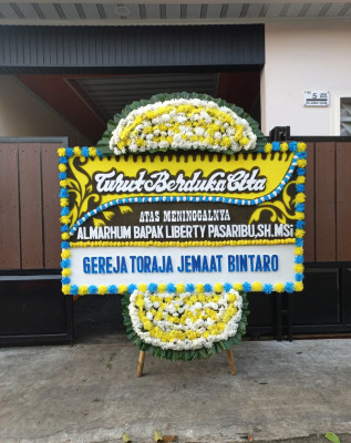 Papan Bunga Duka di Makian Barat